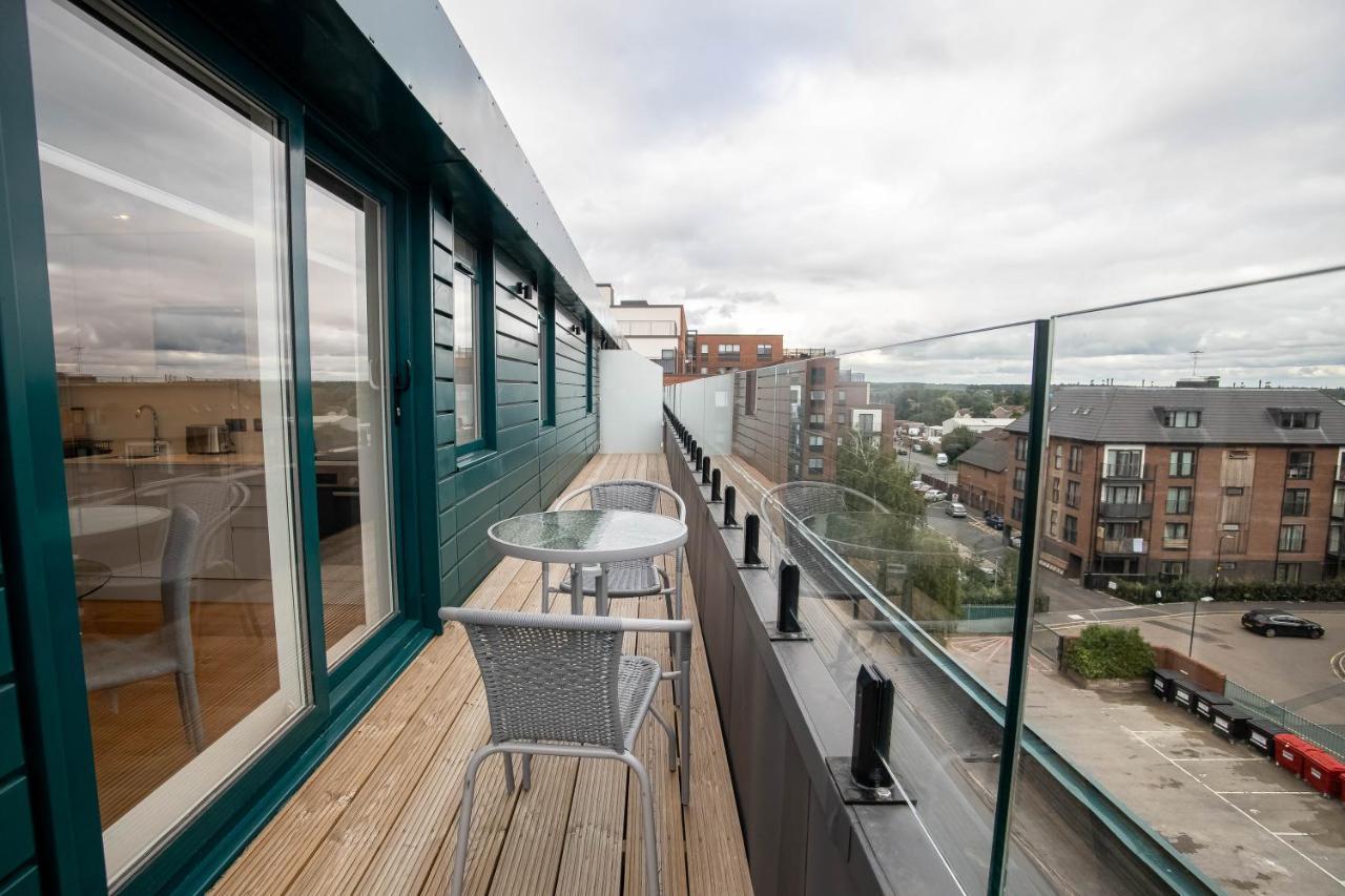 Luxe & Stylish 1 & 2 Bed Flats Near Heathrow, Legoland, & Windsor Slough Extérieur photo