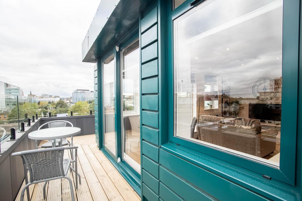 Luxe & Stylish 1 & 2 Bed Flats Near Heathrow, Legoland, & Windsor Slough Extérieur photo